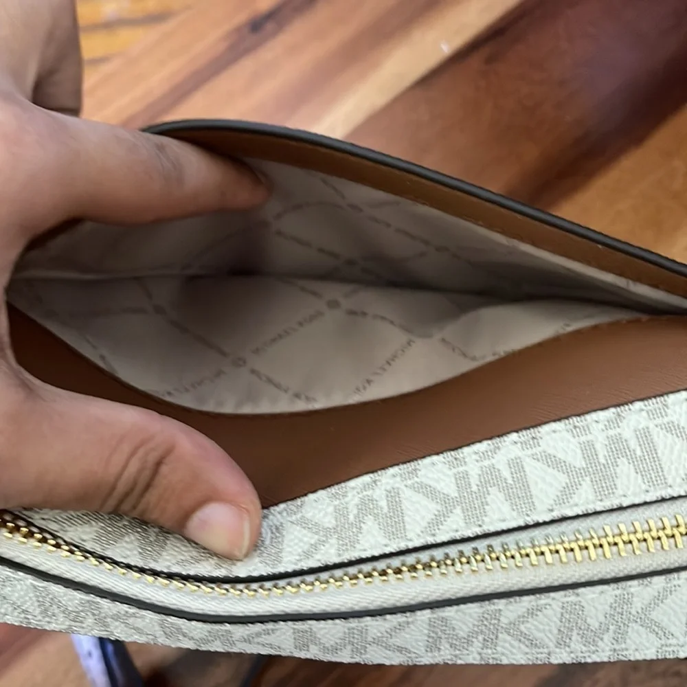 MICHAEL Kors Jet Set Large Logo Crossbody Bag